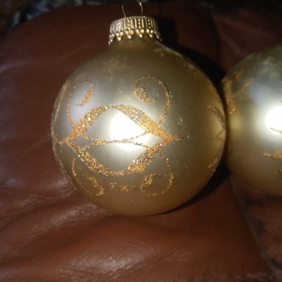 Christmas glittered balls - Picture 2 of 2